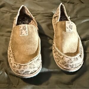 “Very G” Leopard Print Slip-On Shoes